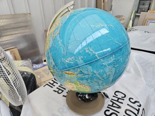 Mappamondo illuminato