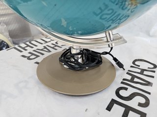Mappamondo illuminato