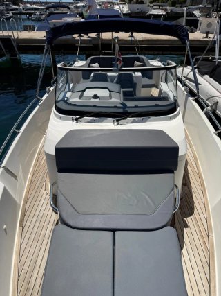 Barco Nimbus T9 Intraborda