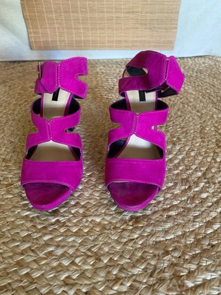 Sandalias ante fiesta fucsia Zara 39 .