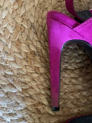 Sandalias ante fiesta fucsia Zara 39 .