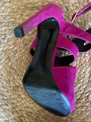 Sandalias ante fiesta fucsia Zara 39 .