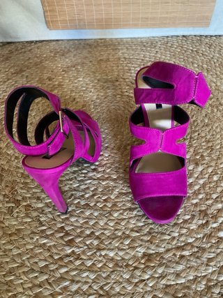 Sandalias ante fiesta fucsia Zara 39 .
