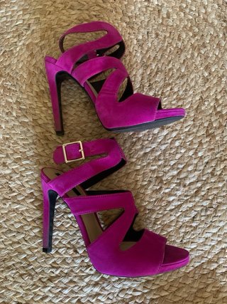 Sandalias ante fiesta fucsia Zara 39 .