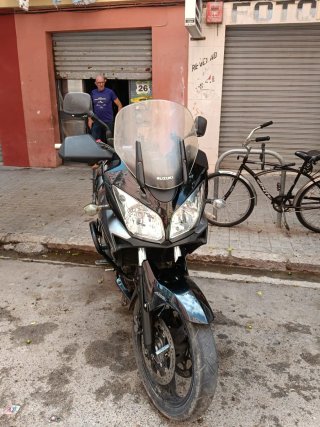 Suzuki V-Strom Adventure Moto