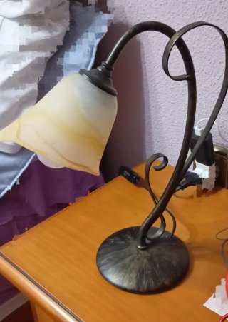 Lámpara de techo y 2 de mesita
