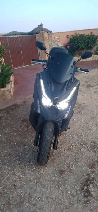 Kymco TDX 360 Maxi Scooter Negra/Gris