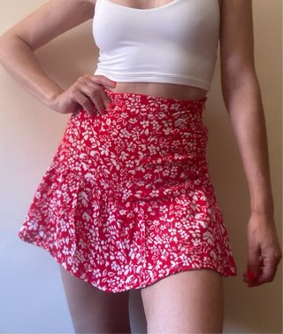 Falda pantalon Stradivarius fruncida floral XXS