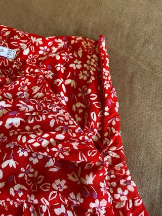 Falda pantalon Stradivarius fruncida floral XXS