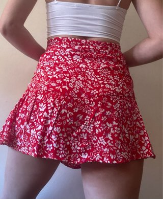 Falda pantalon Stradivarius fruncida floral XXS