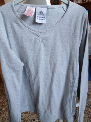Camiseta deportiva gris Adidas