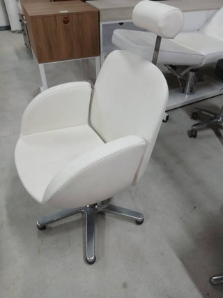 SILLÓN DE PIEL PARA PELUQUERÍA