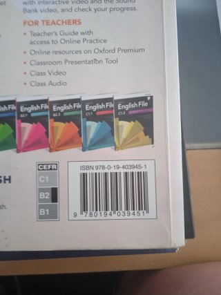 English File Student's Book and Workbook B2.2