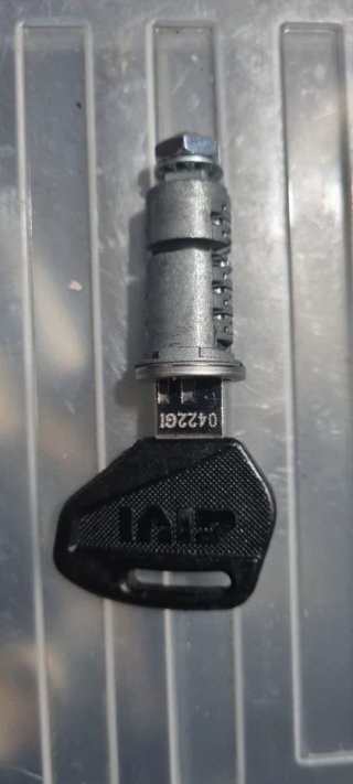 Cerradura GIVI con llave