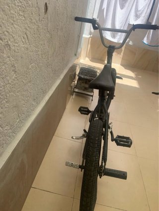 Bicicleta BMX Negra