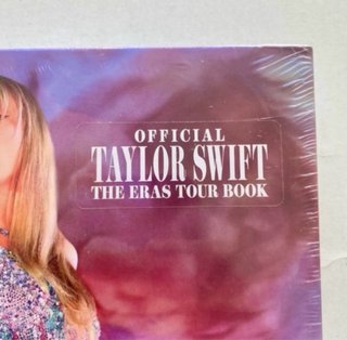 LIBRO  TAYLOR SWIFT      THE ERAS TOUR BOOK