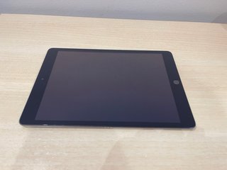iPad Apple Gris Espacial