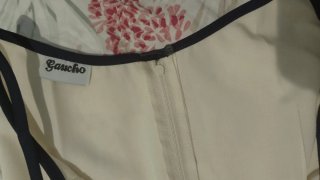 Vestido largo beige con tirantes