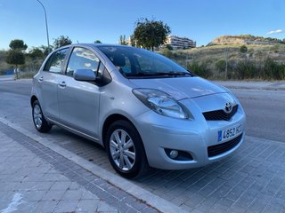 Toyota Yaris Connect 101CV Automático