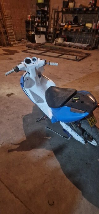 Yamaha Aerox 50cc Azul y Blanco