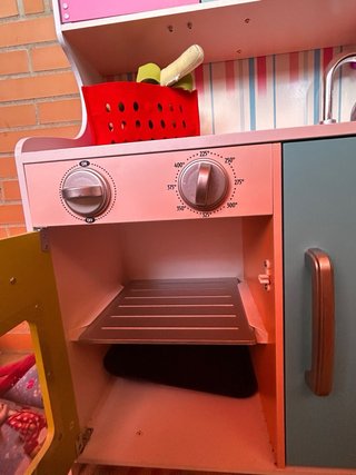 Cocinita de juguete con accesorios