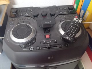 Altavoz Torre LG XBOOM 2000W