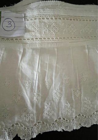 Lote 3 puntillas anchas bordadas y tapetes años 50