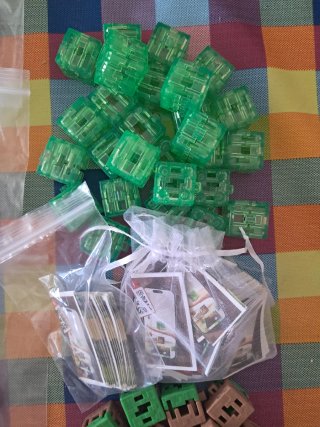 Cubo Esmeralda Minecraft Kinder Joy.