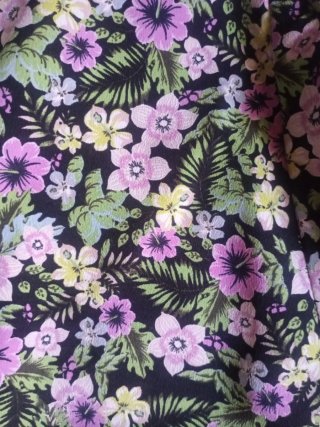 Falda pantalón floral de Zara.