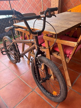 Bicicleta BMX b,twin wipe 100- 20” pulgadas