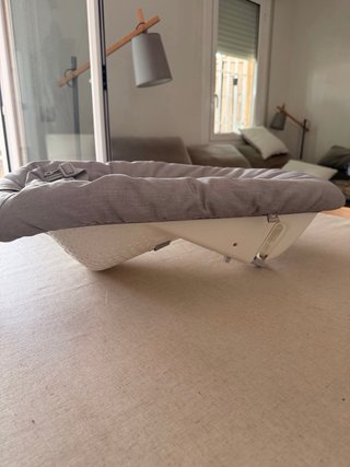 Capazo Stokke Tripp Trapp bebé gris