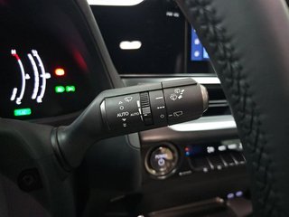 Lexus UX 2.0 300h UX Plus
