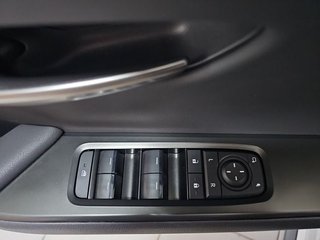 Lexus UX 2.0 300h UX Plus
