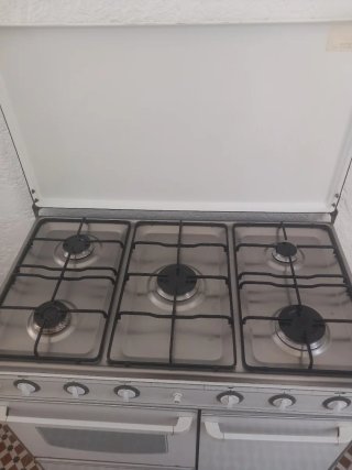 Cocina de gas butano marca Orbegozo