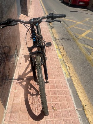 Bici B-Pro Negra y Azul