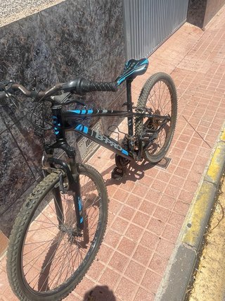 Bici B-Pro Negra y Azul
