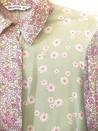 Camicia cropped floreale patchwork Stradivarius -