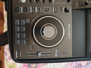 Controladora DJ Denon SC LIVE 4 Negra