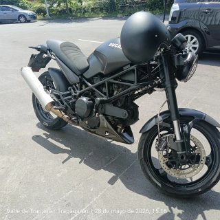 Ducati Monster Negra