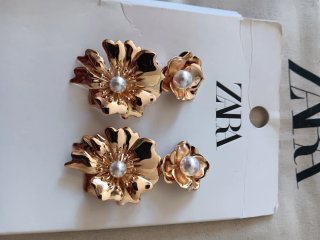 Pendientes flor dorados Zara