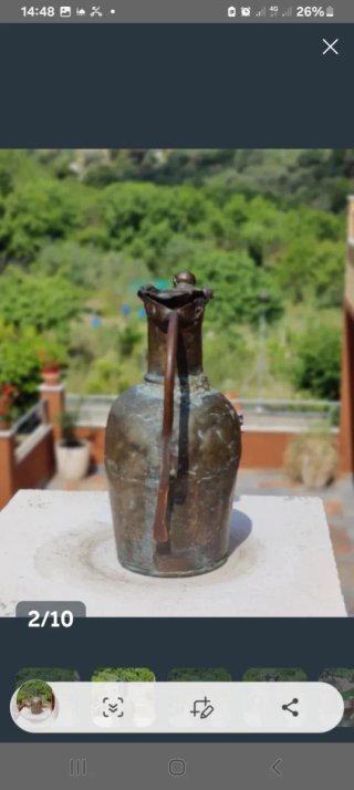 Jarra antigua árabe de cobre