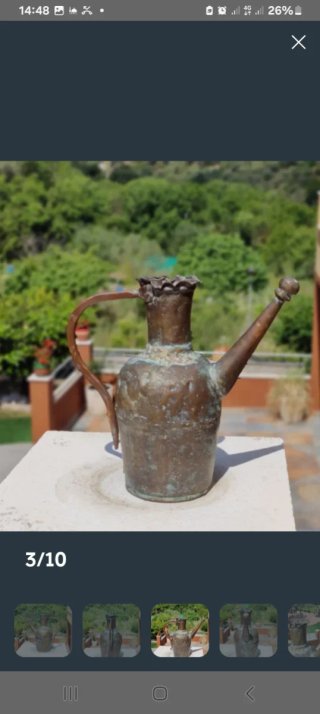 Jarra antigua árabe de cobre