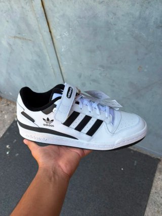 Adidas Forum Low Bianche e Nere
