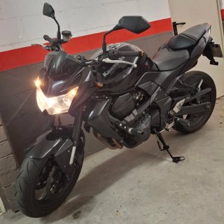 Kawasaki Z750 Naked Negra