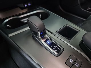 Lexus UX 2.0 300h UX Plus