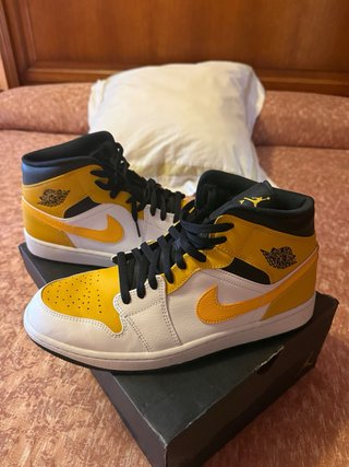 Zapatillas Nike Air Jordan 1 Mid Amarillo