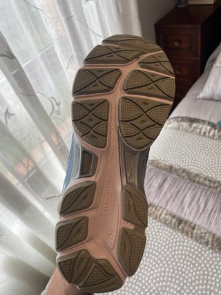 Zapatillas Asics azules y blancas