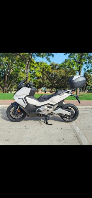 Honda Forza 750cc A2 2022 - 9.140 km