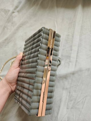 Bolso Clutch Zara Verde cadena Dorada