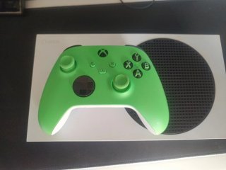 Xbox Series S con caja en perfecto estado